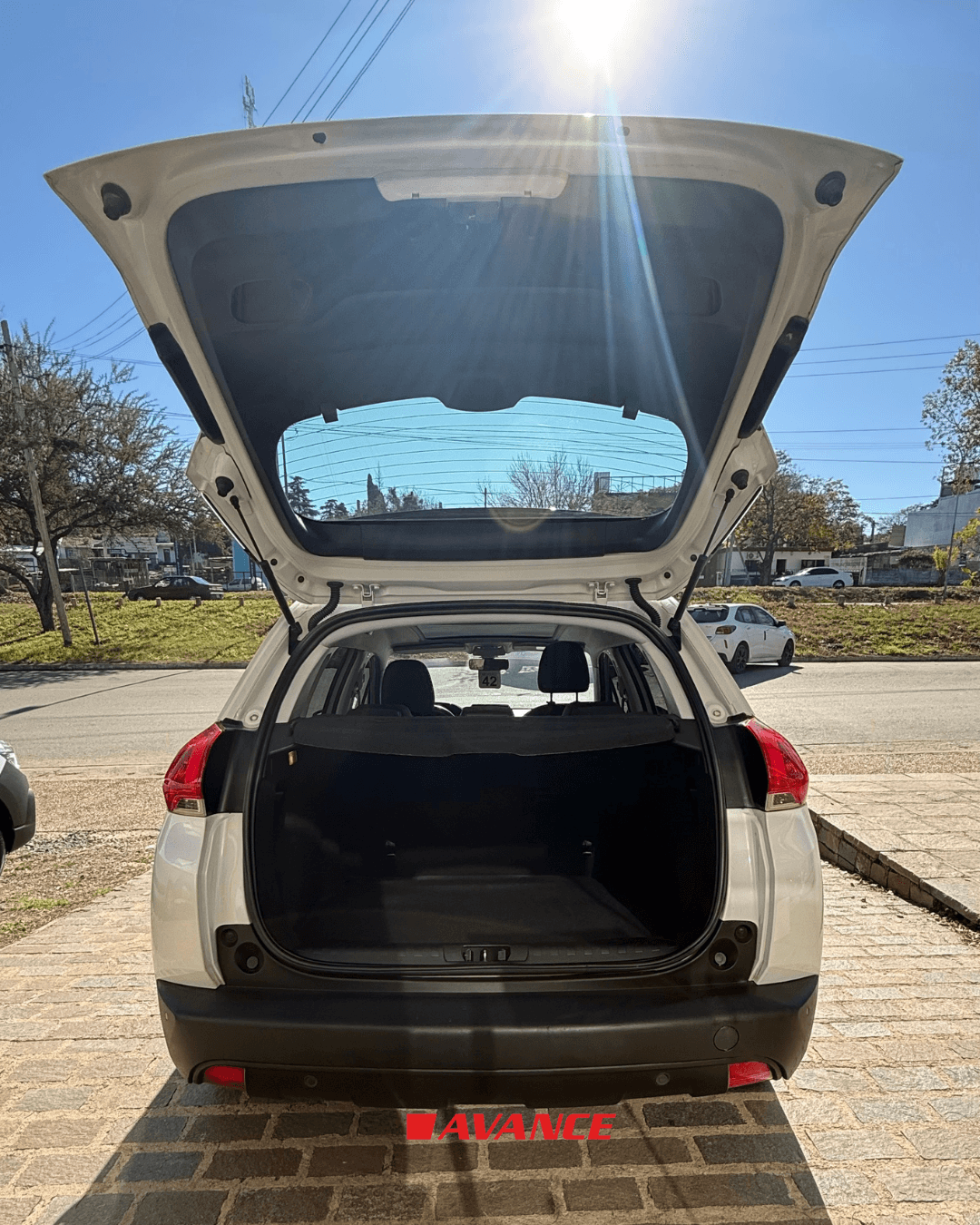 Imágen del vehículo Peugeot 2008 Feline 1.6