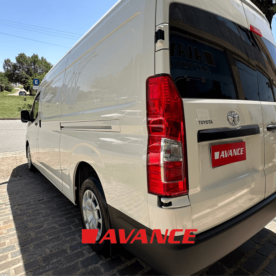 Imágen del vehículo Toyota Hiace L2H2 2.8