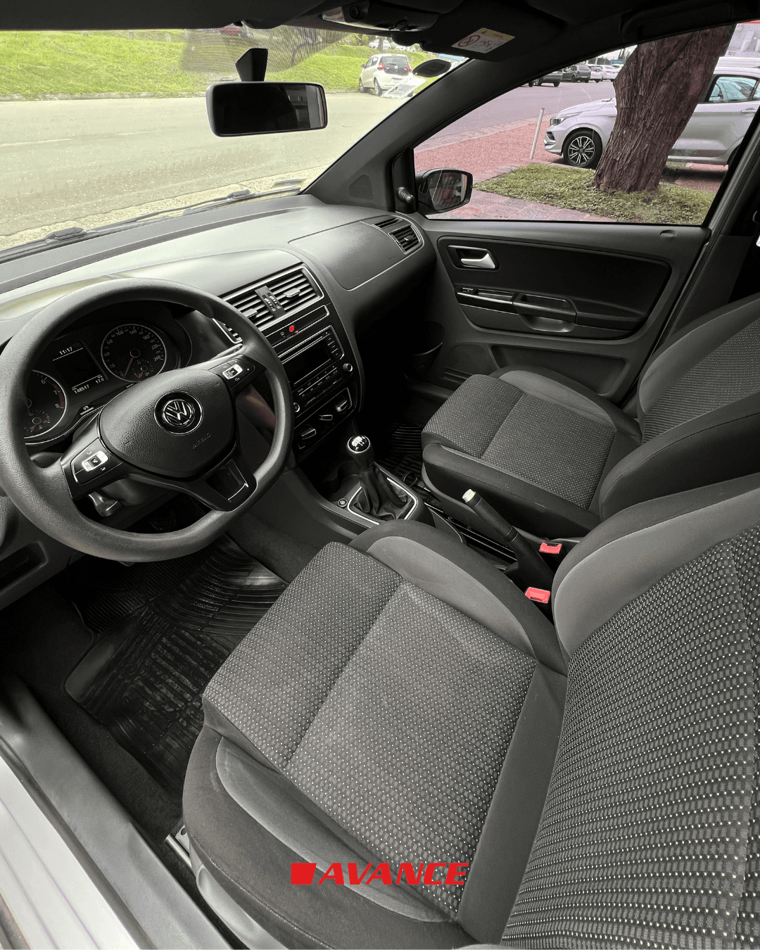 Imágen del vehículo Volkswagen Suran track 1.6