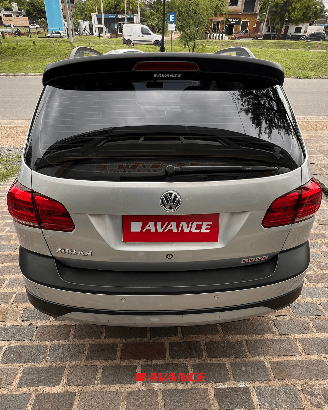Imágen del vehículo Volkswagen Suran track 1.6
