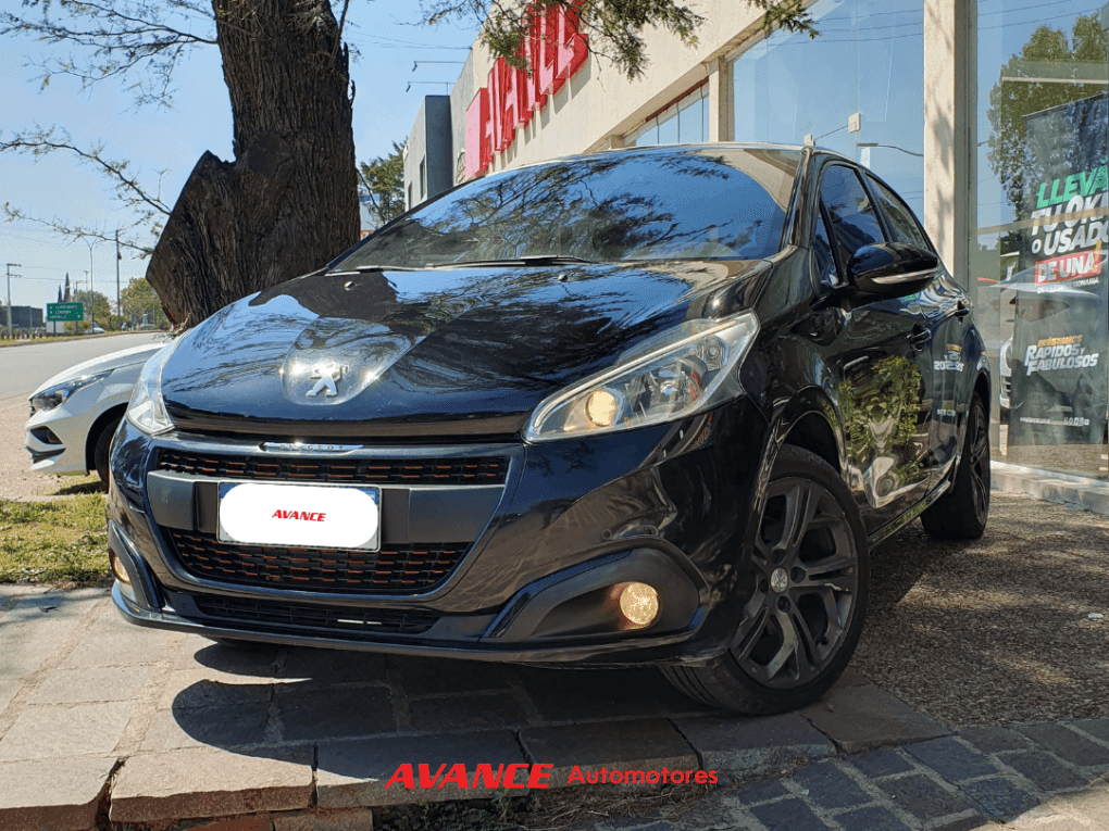 Foto de Peugeot 208 1.6 color Negro