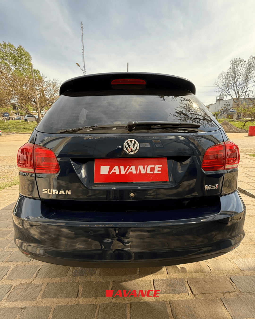 Imágen del vehículo Volkswagen Suran Highline tope de gama 1.6