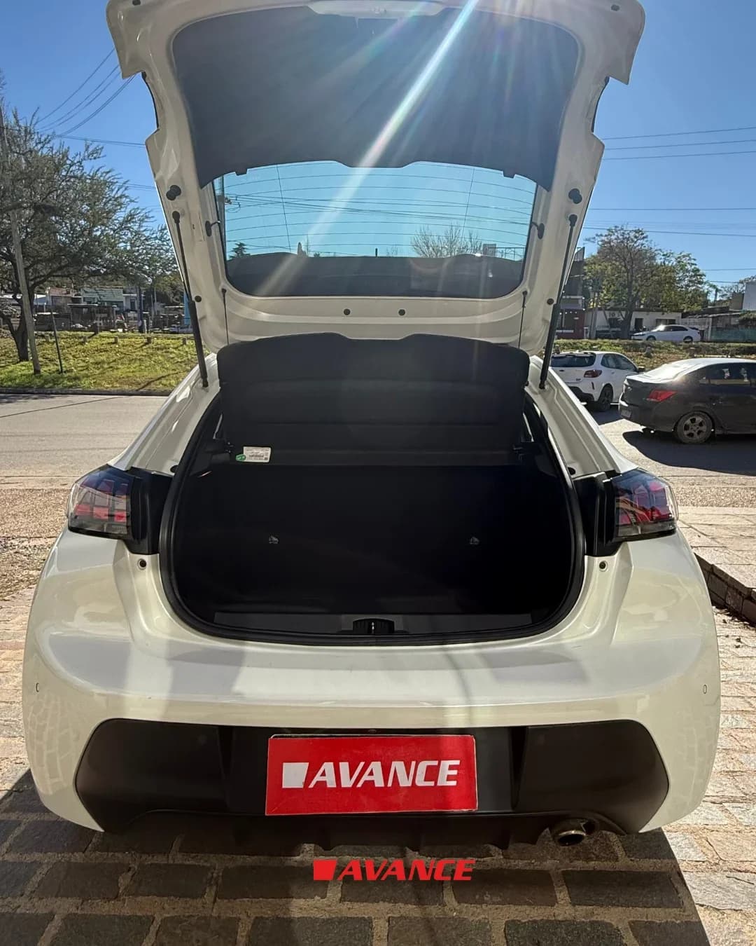 Imágen del vehículo Peugeot 208 Feline Tiptronic 1.6