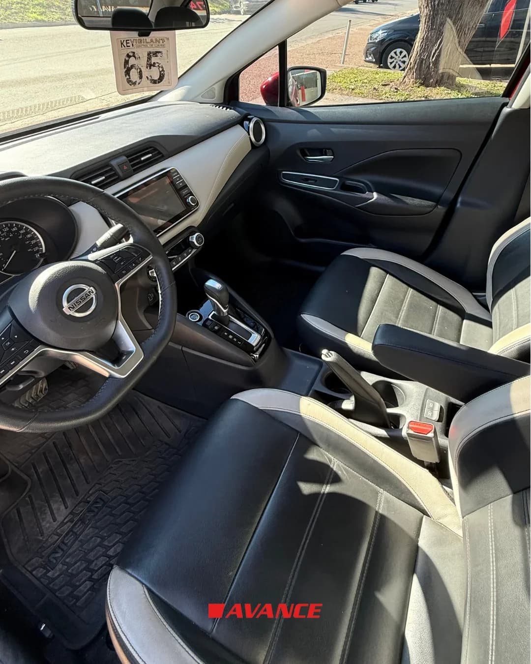 Imágen del vehículo Nissan Versa Exclusive CVT 1.6