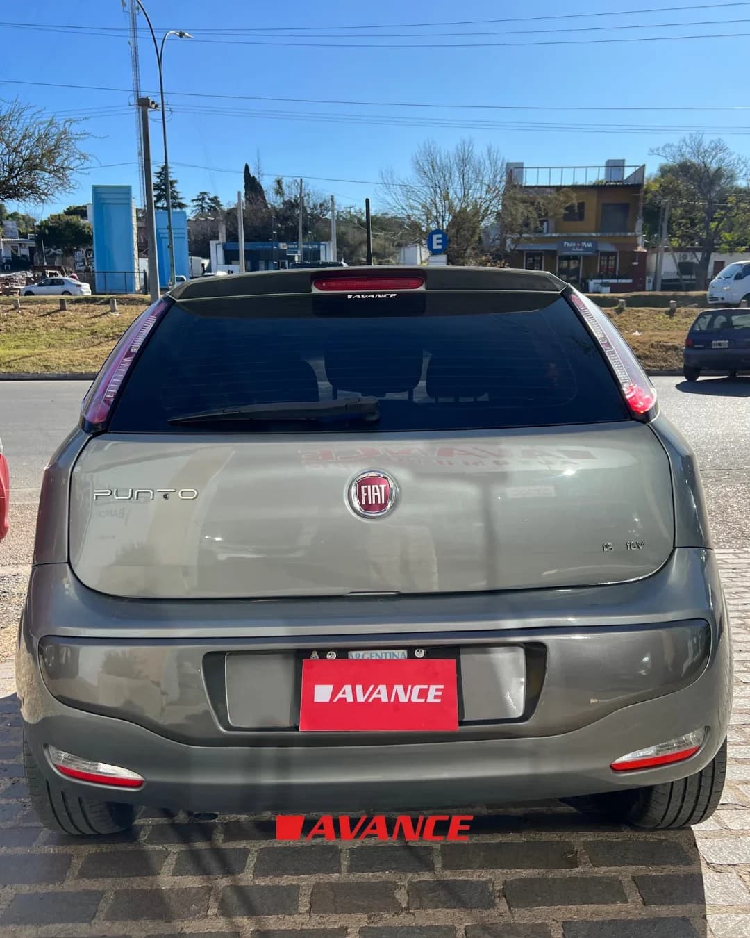 Imágen del vehículo Fiat Punto Essence 1.6