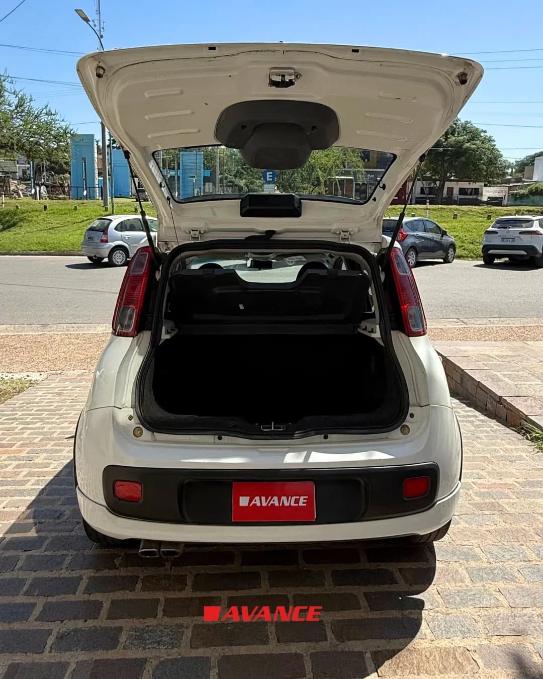 Imágen del vehículo Fiat Uno Sporting 1.4